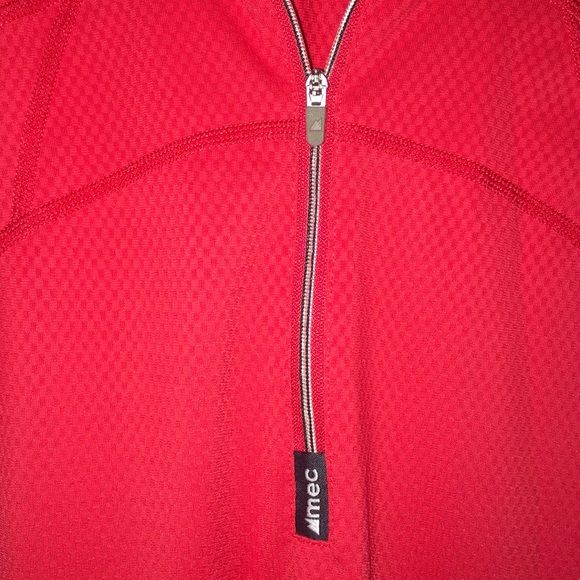 MEC 1/4 Zip Pullover in Red, size large - Picture 3 of 3